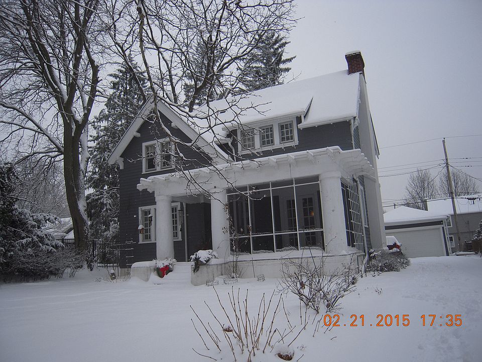1st image of 117 E Dixon Ave