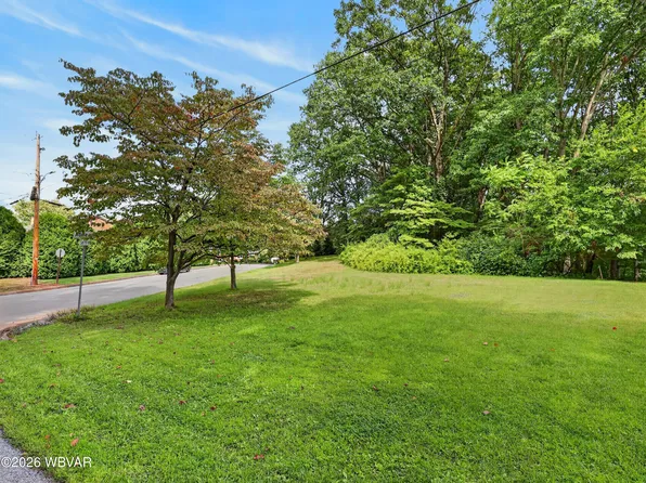 Adele Rd, Montoursville, PA 17754