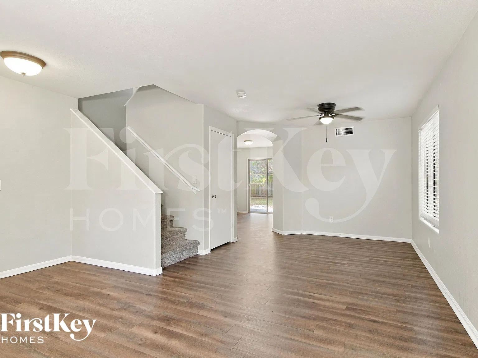 4 bed, 2.5 bath, 2232 sqft, $2,095 — Photo 2