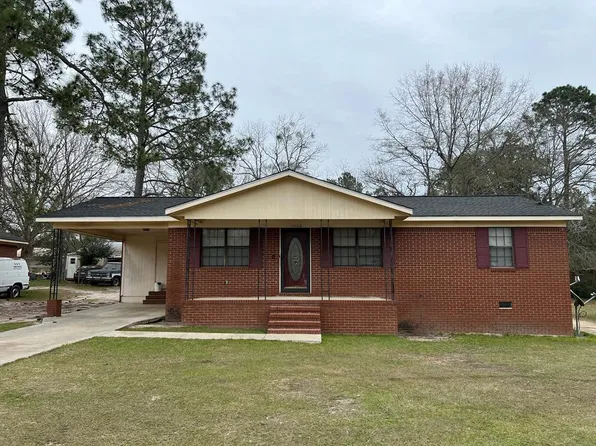 1502 Wynn Ave, Douglas, GA 31533