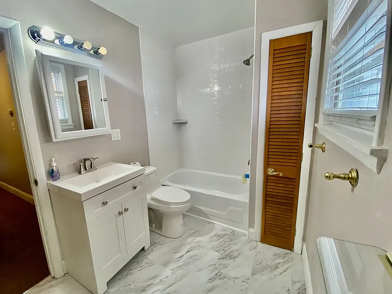 2436 S Mole St — Photo 11