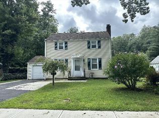 321 Maple Rd, Longmeadow, MA 01106