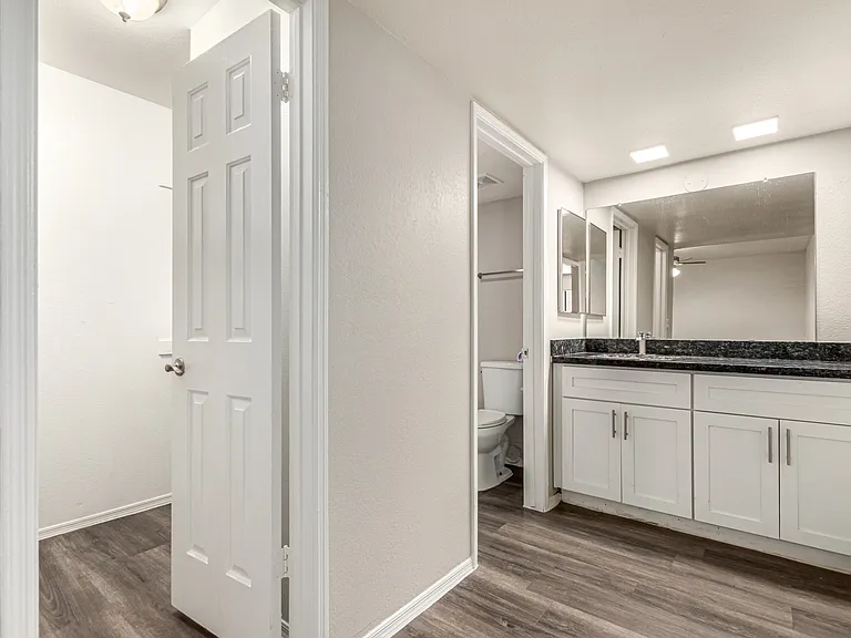 Goldcrest Apartments — Photo 26