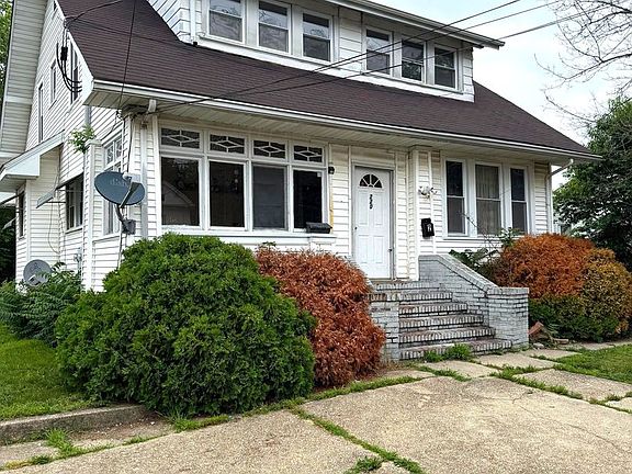 2nd image of 220 W Plum St #2