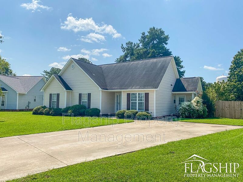 1st image of 323 Johnson Ln