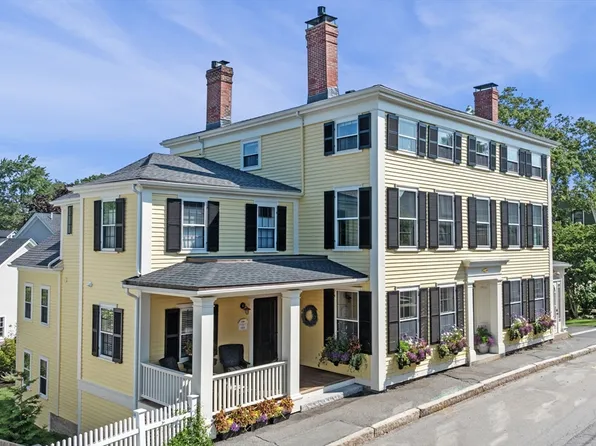 45 Pleasant St, Marblehead, MA 01945