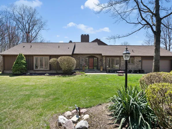 30930 River Crossing St, Franklin, MI 48025