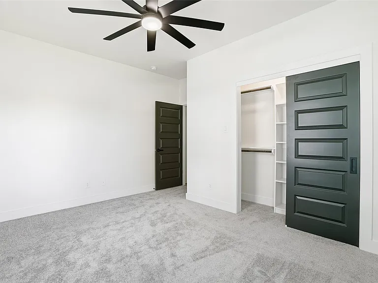 712 Delano St #A — Photo 25