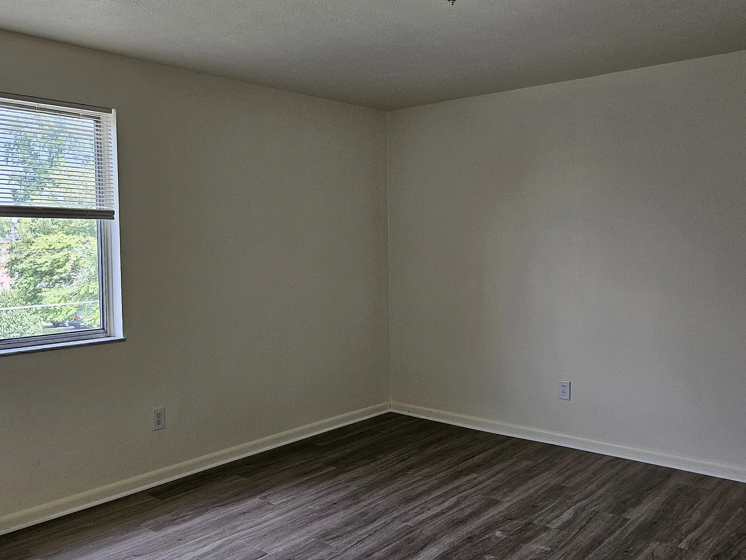 22121 River Oaks Dr — Photo 2