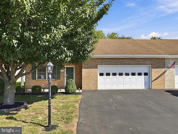 2nd image of 210 Firebrush Dr