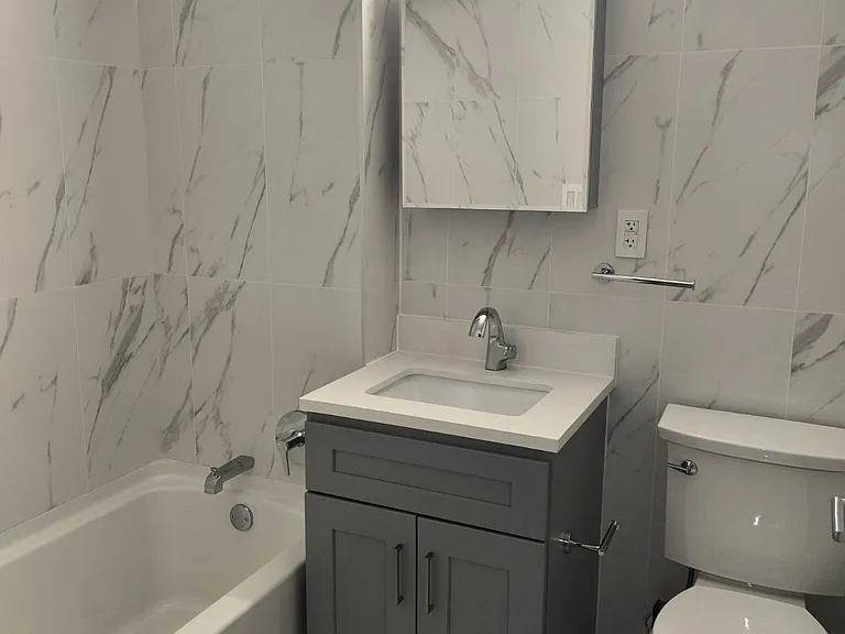 112 Seaman Ave #6B — Photo 8