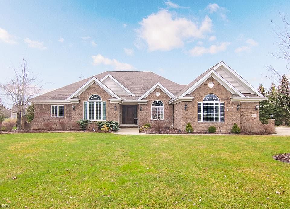 1st image of 9735 Highland Dr