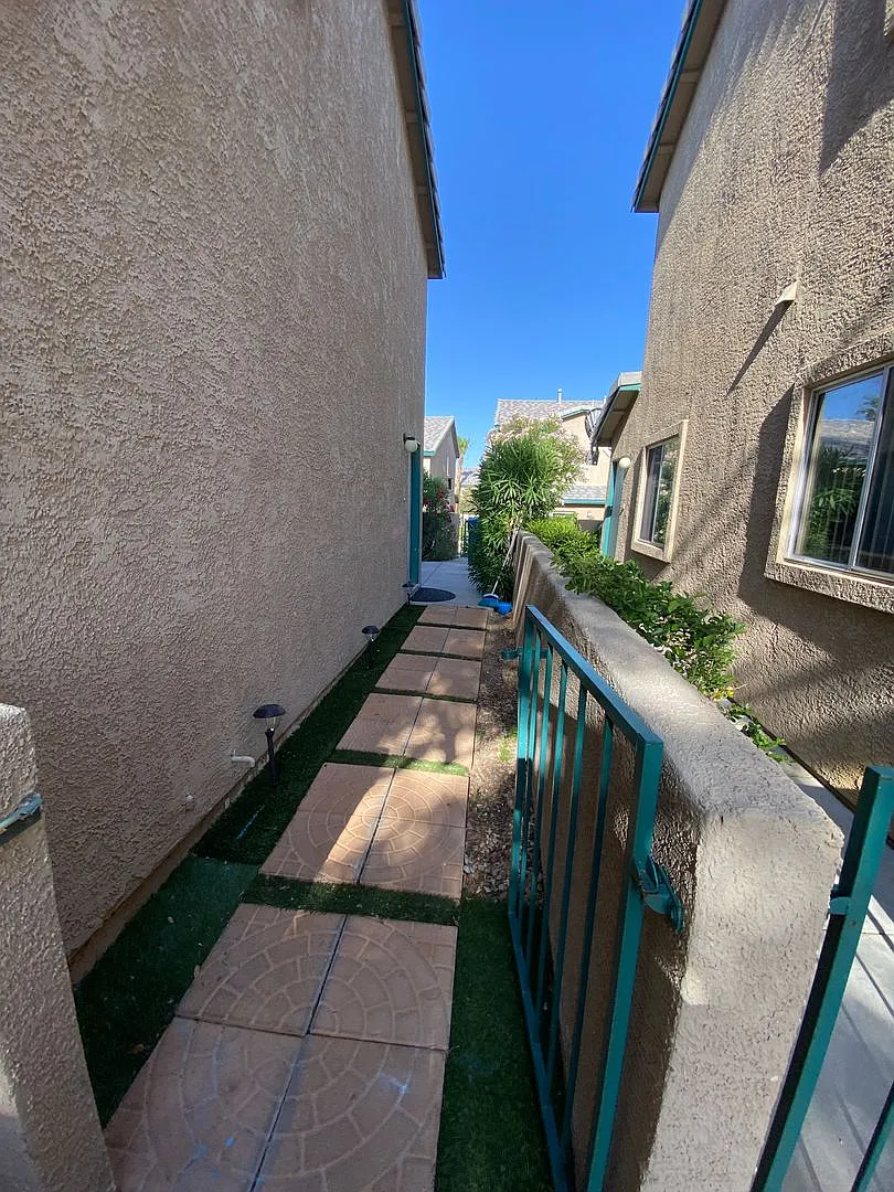 Americana Property Mgmt - Gated 2beds -2baths Townhouse In Spring Valley — Photo 3