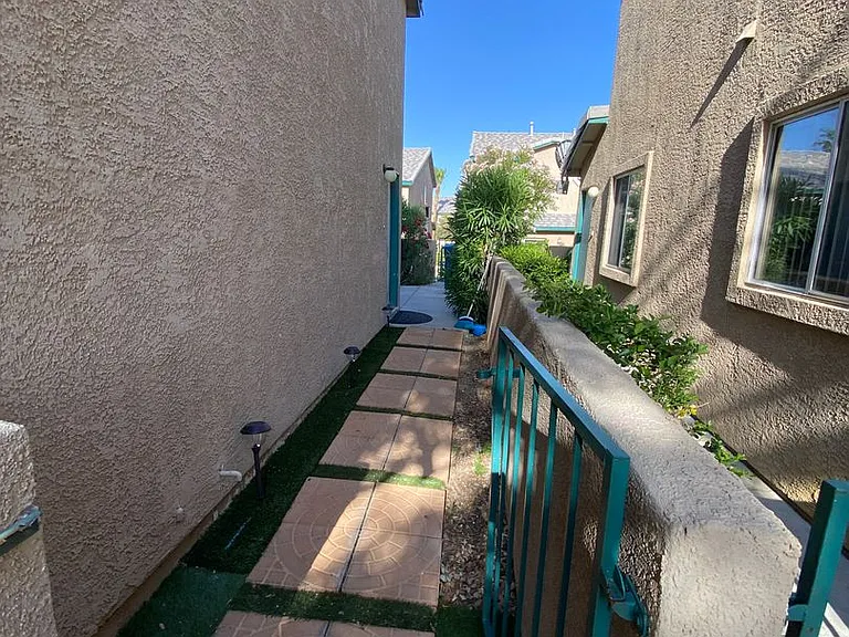 5264 Sacha Way — Photo 3