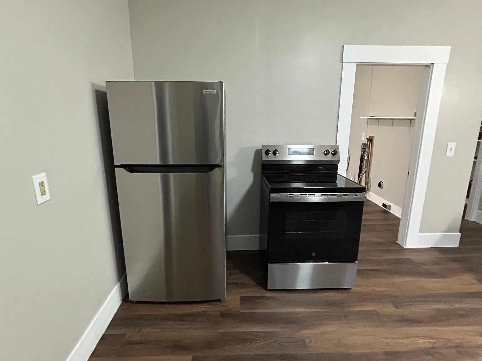 2 bed, 1000 sqft, $1,600 — Photo 3