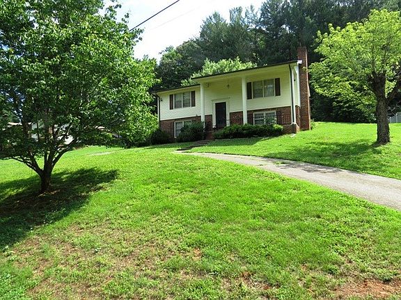 3rd image of 127 Sedgefield Dr