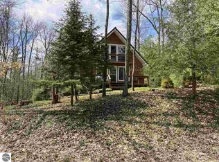 11430 Lake Shore Dr, Fife Lake, MI 49633