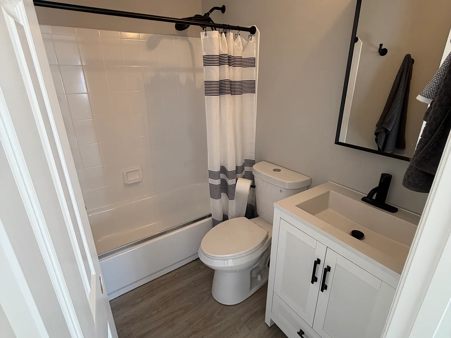 2 bed, 900 sqft, $2,900 — Photo 1