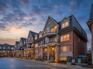 2420 Baronwood Dr #8-01, Oakville, ON L6M 0X6