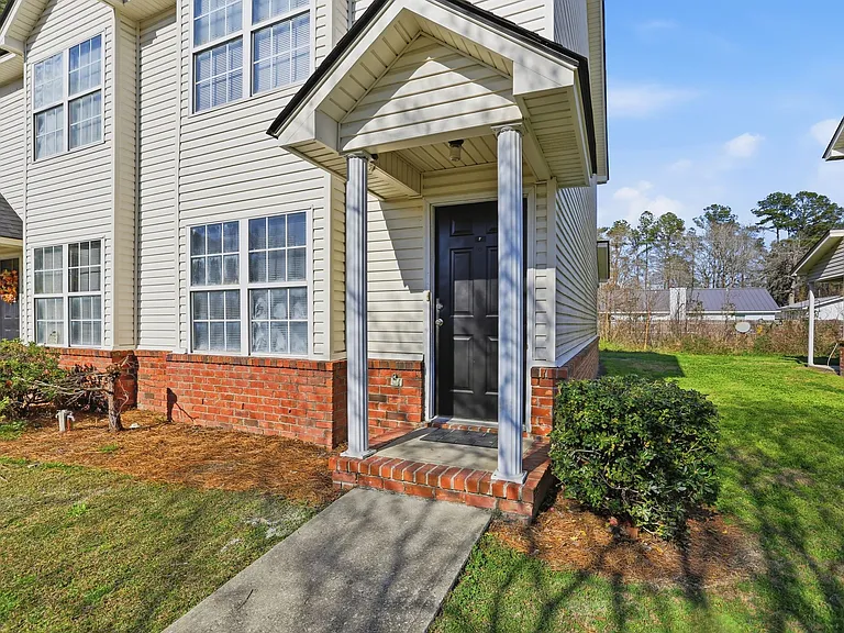 4060 Cedars Pkwy #C — Photo 1