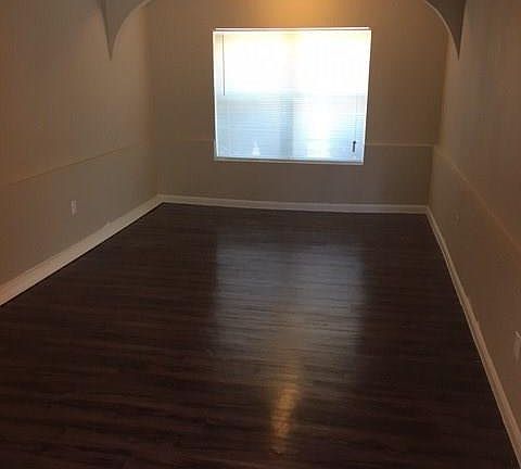 4th image of 7941 Woodshire Dr