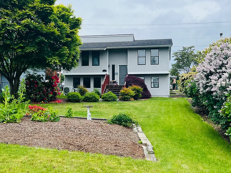 1007 Pine St — Photo 2