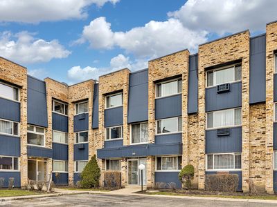 8659 W Foster Ave APT 3A, Chicago, IL, 60656