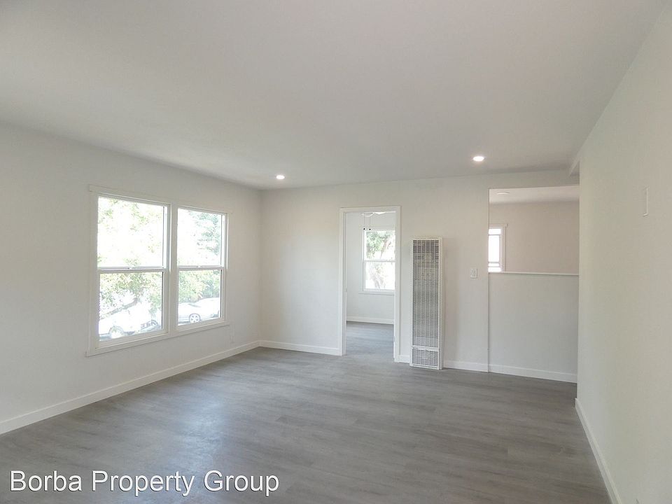 1st image of 1958 Pine Ave #4