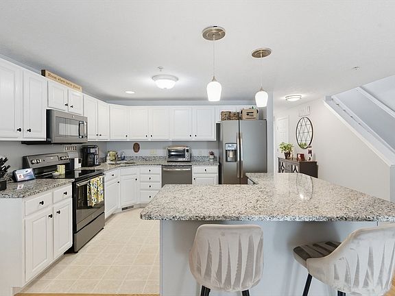 5th image of 72 Green Briar Rd Unit 72