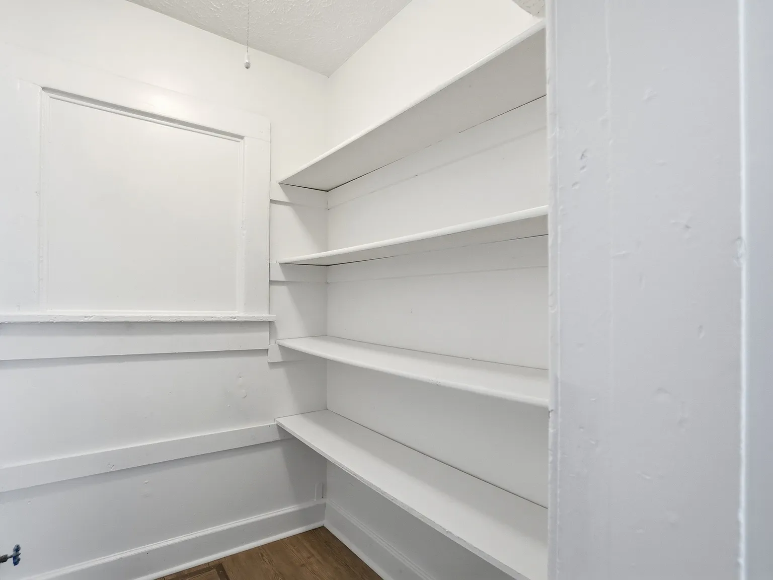 3 bed, 1250 sqft, $1,800 — Photo 2