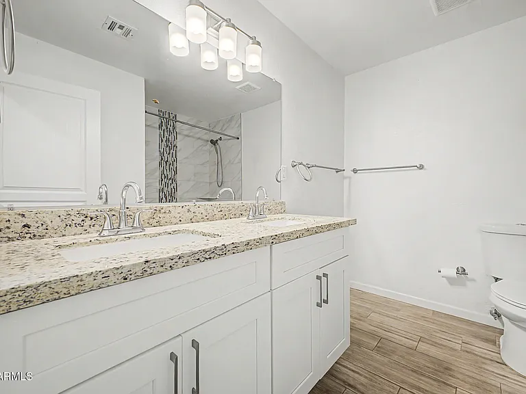 950 E Lilac Dr — Photo 26