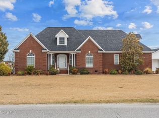 6011 Waters Edge Dr, Grifton, NC 28530