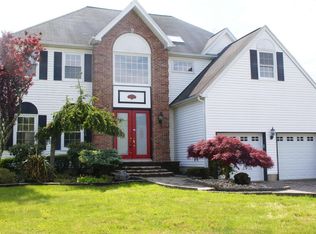 4 Johnny Dr, Farmingdale, NJ 07727