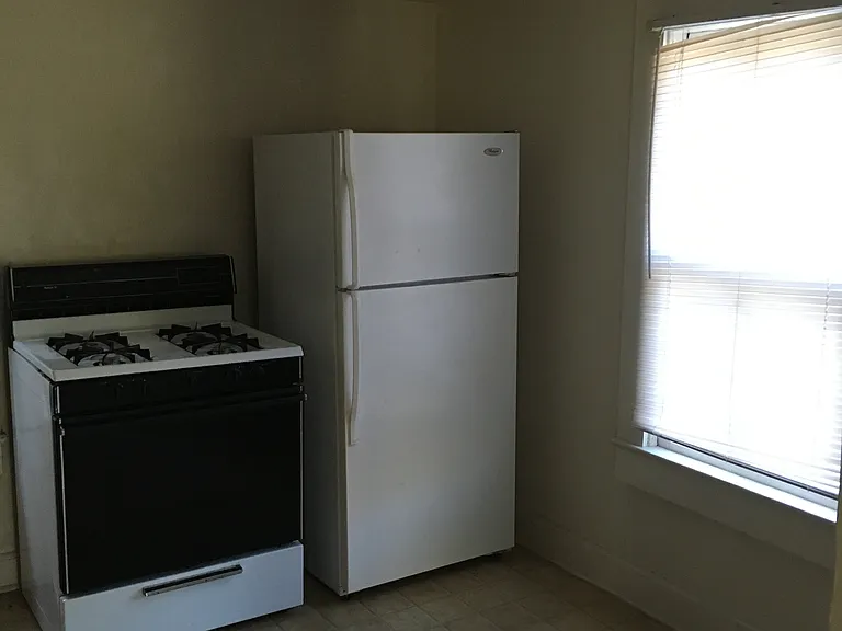 202 SE 10th St — Photo 7
