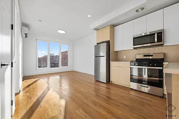 Rented by ERNY LLC | media 3