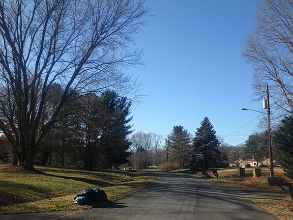 5th image of 17616 Roger Dr