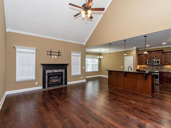 5th image of 101 Oxfordshire Ct
