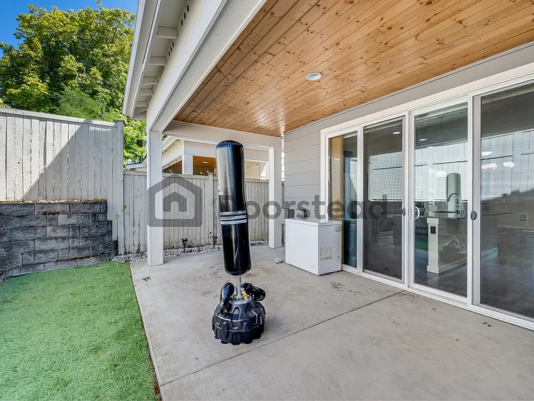 870 SW 96th Pl — Photo 18