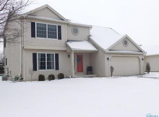1070 Little Creek Dr, Perrysburg, OH 43551