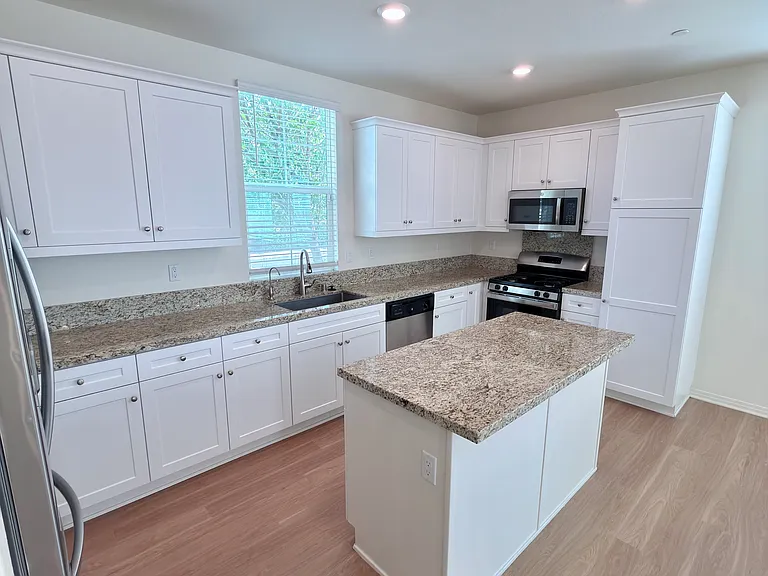 7897 Griffith Peak St — Photo 4