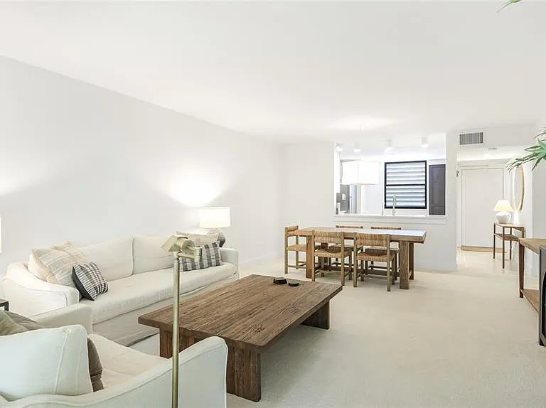 303 Springdale Dr #303 — Photo 10