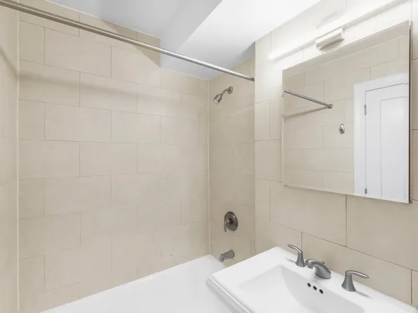 141 East 33rd Street 009L image 6 of 7