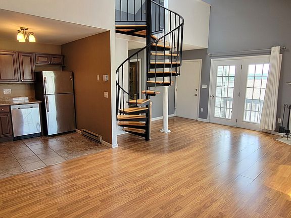 4th image of 10 Taft Pointe #2