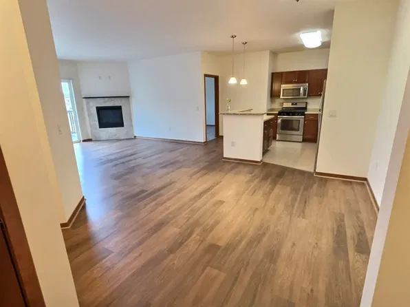 5194 Sassafras Dr #304, Fitchburg, WI 53711