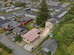 354 S 9th Ct, Coos Bay, OR 97420