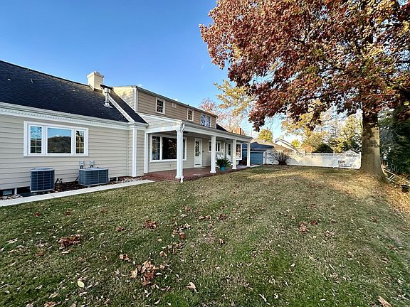 2nd image of 513 1st Ave