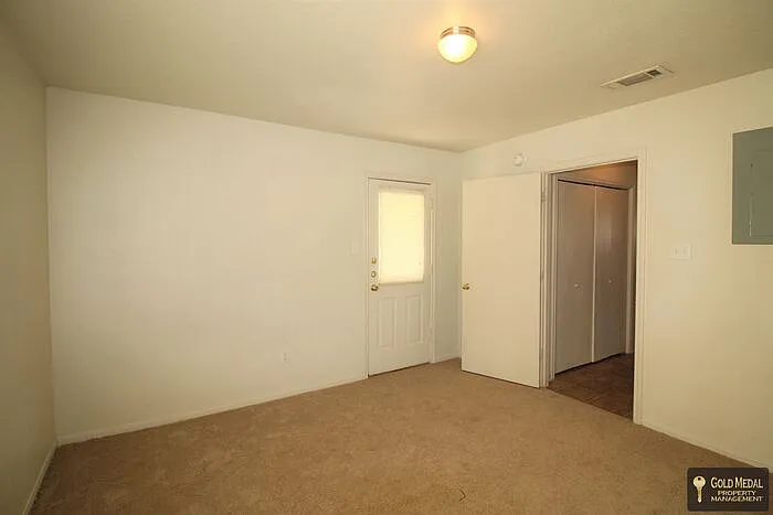 401 West Ave E #B — Photo 11