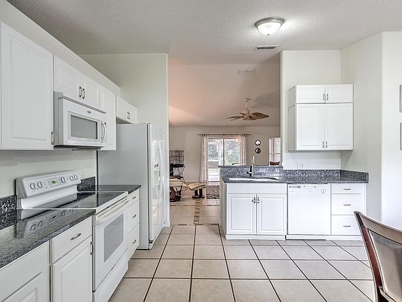 5th image of 6005 Hickory Grove Ln