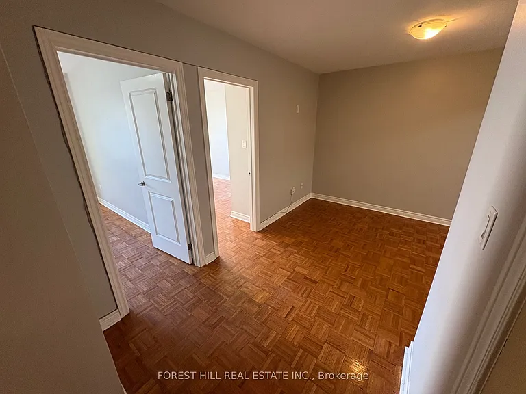 341 Lakeshore Rd E #2 — Photo 4