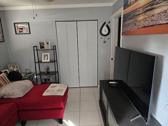 2nd image of 119 Sw Ave #35
